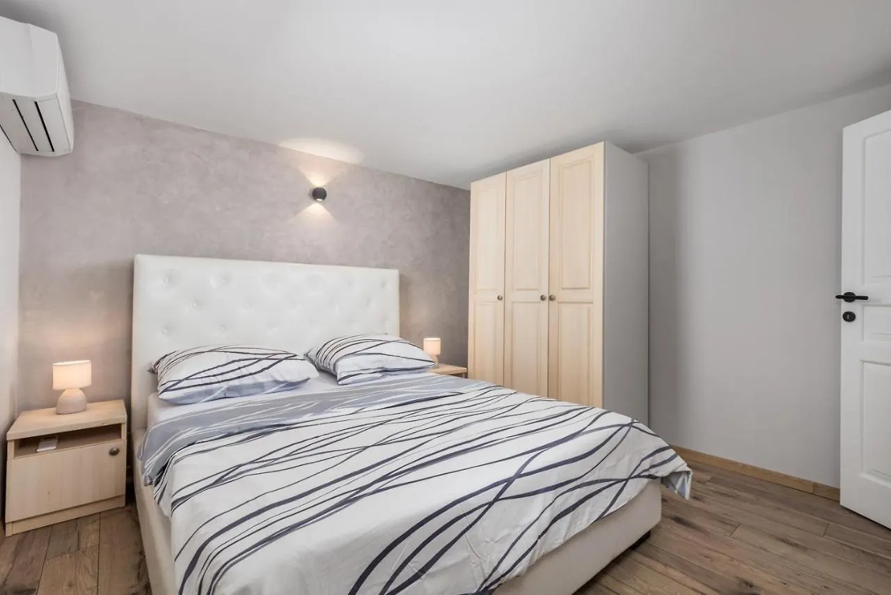 Villa Ivona With Heated Pool In Rovinj