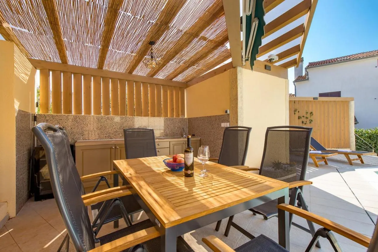Villa Ivona With Heated Pool In Rovinj
