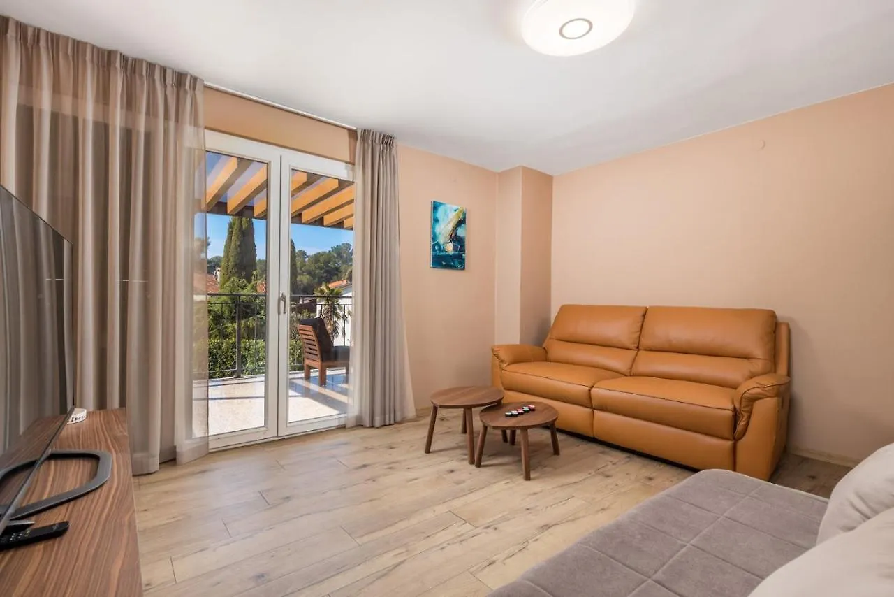 Villa Ivona With Heated Pool In Rovinj