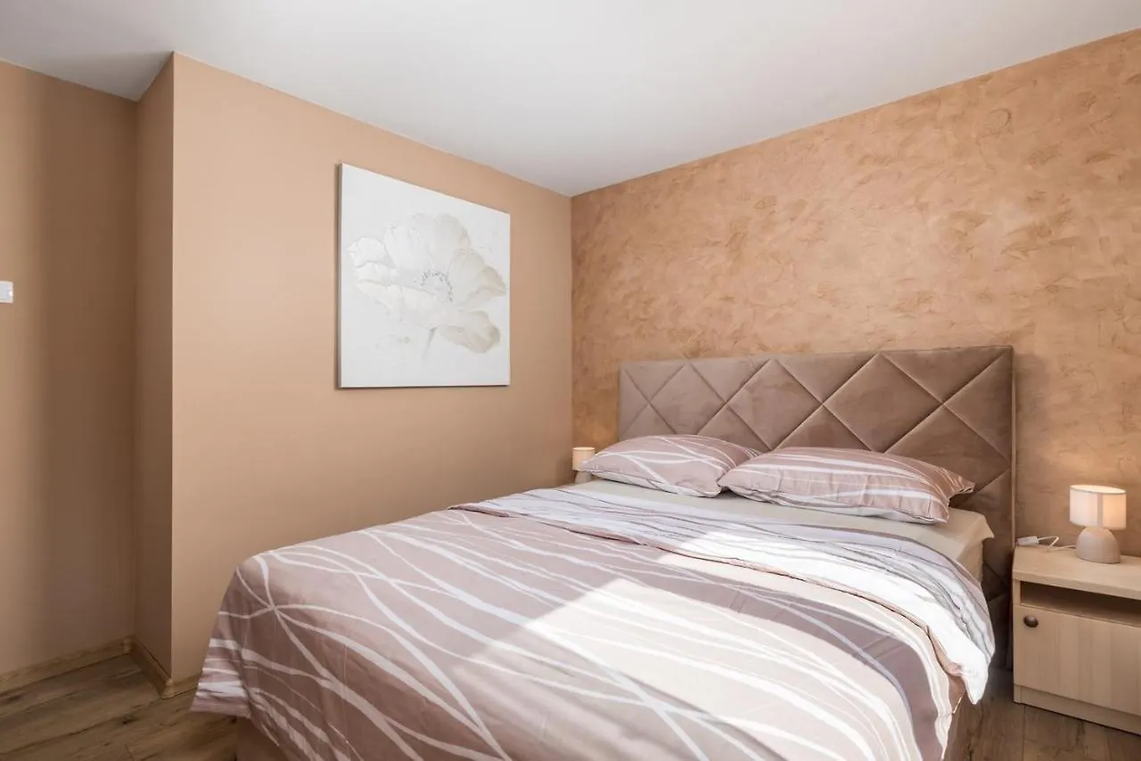 Villa Ivona With Heated Pool In Rovinj