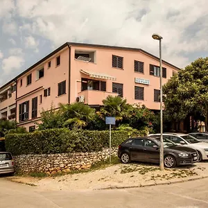 Romano Apartmán